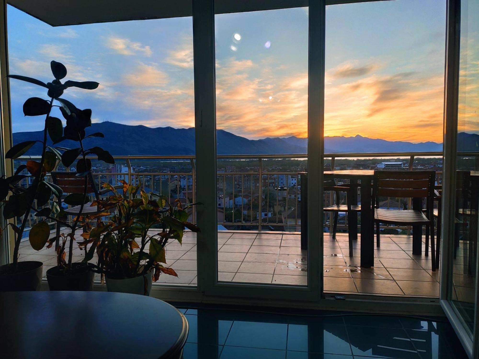 Sunset View Apartment Shkoder Rooftop Exterior photo